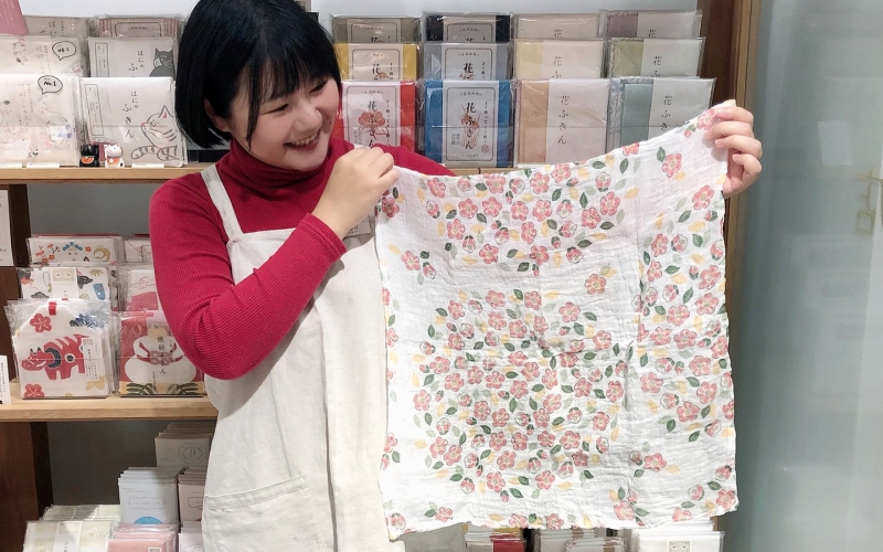 花ふきん愛用スタッフが考えた、春を告げる「花ふきん 糊こぼし」